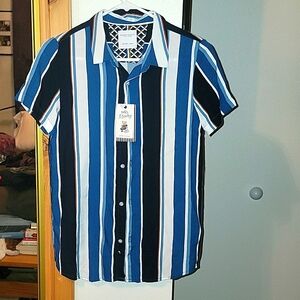 Short sleeve button down shirt by Denim & Flower. Size 13/14. Multicolor.